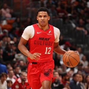 北美世界杯-斯波：德鲁·史密斯防守无处不在 是联盟最有价值防守球员之一