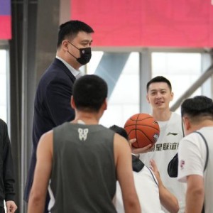 全明星新玩法笑声不断 互换角色彼此增进理解