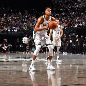 足球新闻-回到主场罚球终于上线，“字母哥”的考验尚未结束