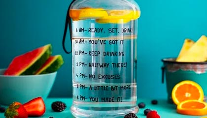 国际足联-史上最贵足球给钱不卖 贝利老马梅西克圣贝皇签名