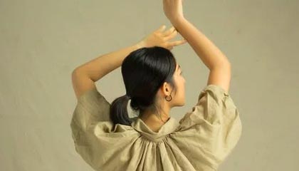 国际足联-史上最贵足球给钱不卖 贝利老马梅西克圣贝皇签名